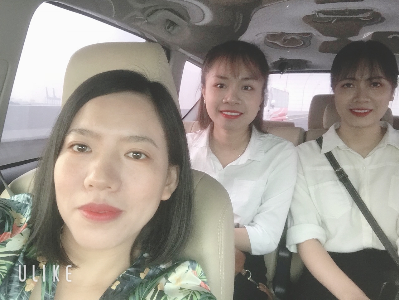 Giám đốc công ty TNHH XNK khang Ninh và Nhân viên kinh doanh